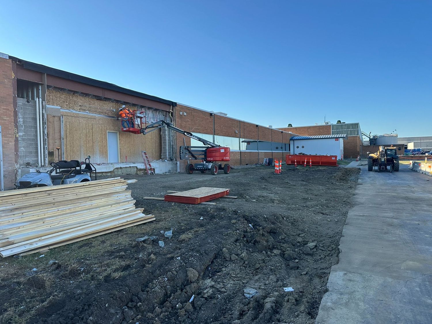 Kraft North Entrance Framing